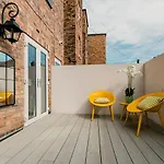 Derwent House Apartments